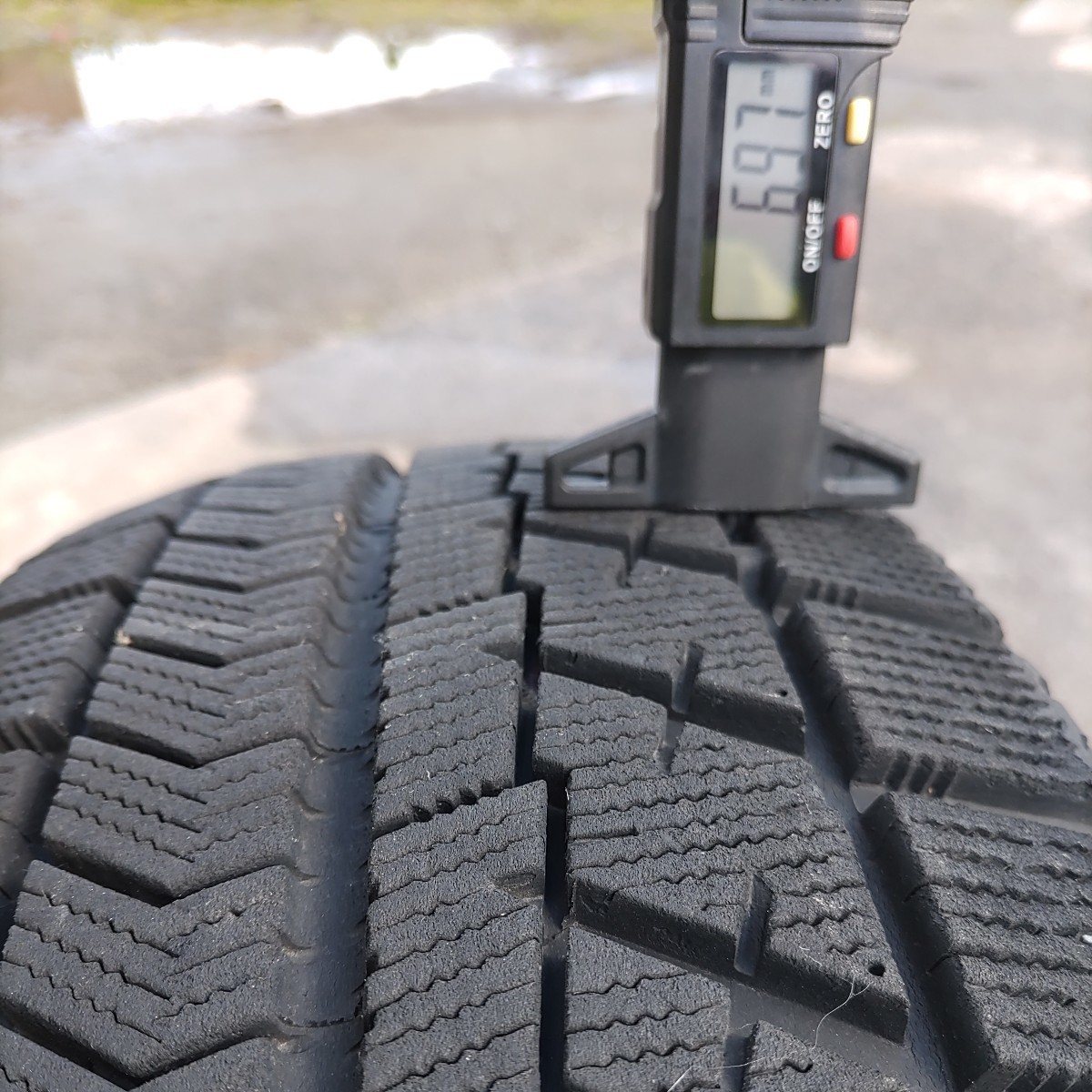 195&frasl;65R15 91Q : 2019年製 BRIDGESTONE 195&frasl;65r15」の人気商品一覧・価格比較 ブリザック　VRX 195/65R15 91Q　スタッドレスタイヤ4本