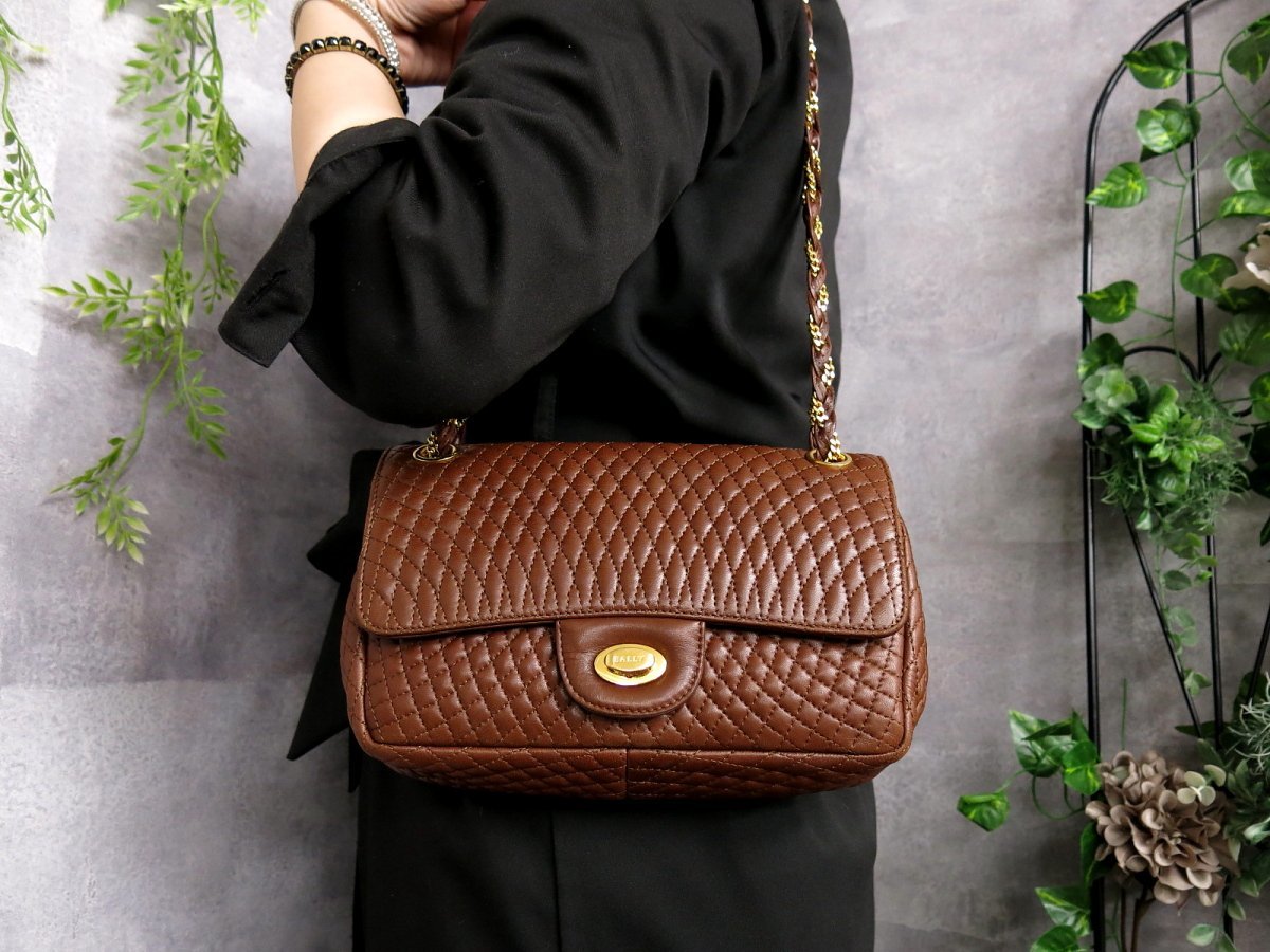 ○超美品○BALLY バリー○ロゴ型押し○ターンロック○キルティング 