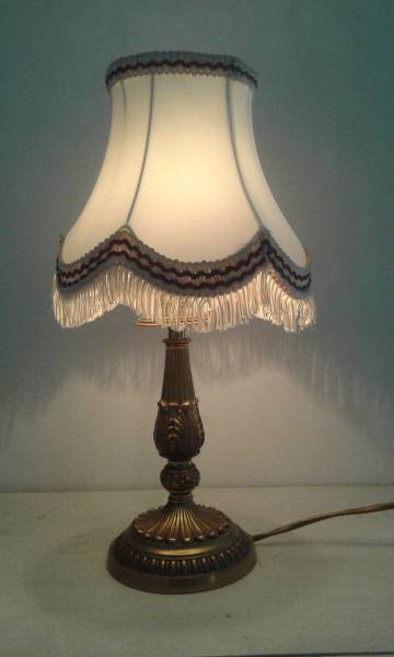 フランスアンティーク☆ガラスシェードの女性像付テーブルランプ