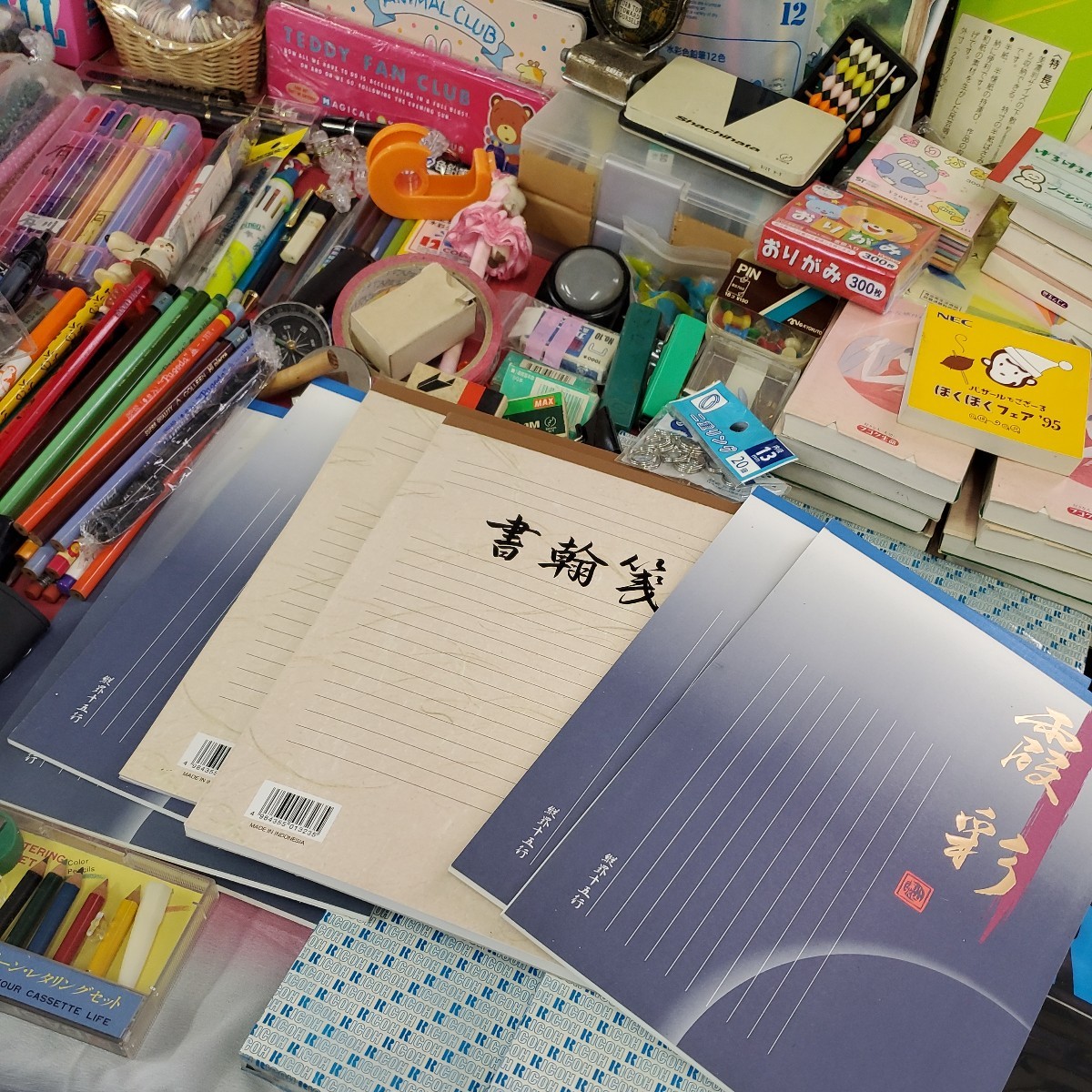☆文具 大量まとめ売り 色鉛筆 鉛筆 ノート メモ帳 便箋 ファイル