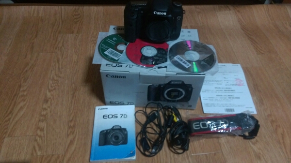 【良品】Canon EOS 7D ボディ 付属品多数 □良品□Canon キャノン EOS 7D ボディ□使用回数10回程度 出内容
