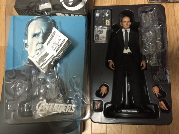 開封品　ホットトイズ　アベンジャーズ　エージェント・フィル・コールソン ホットトイズ1/6エージェント・コールソン アベンジャーズ 開封中古