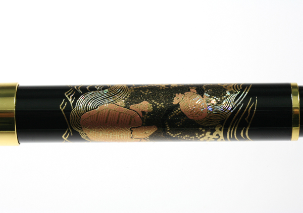 石川県よりお届け 伝統の逸品 繊細近代蒔絵万年筆 鶴亀の図 の入札履歴