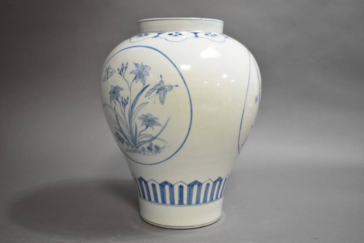 英】A558 時代 李朝染付花蝶図壷 中国美術 朝鮮 韓国 高麗 李朝 青花