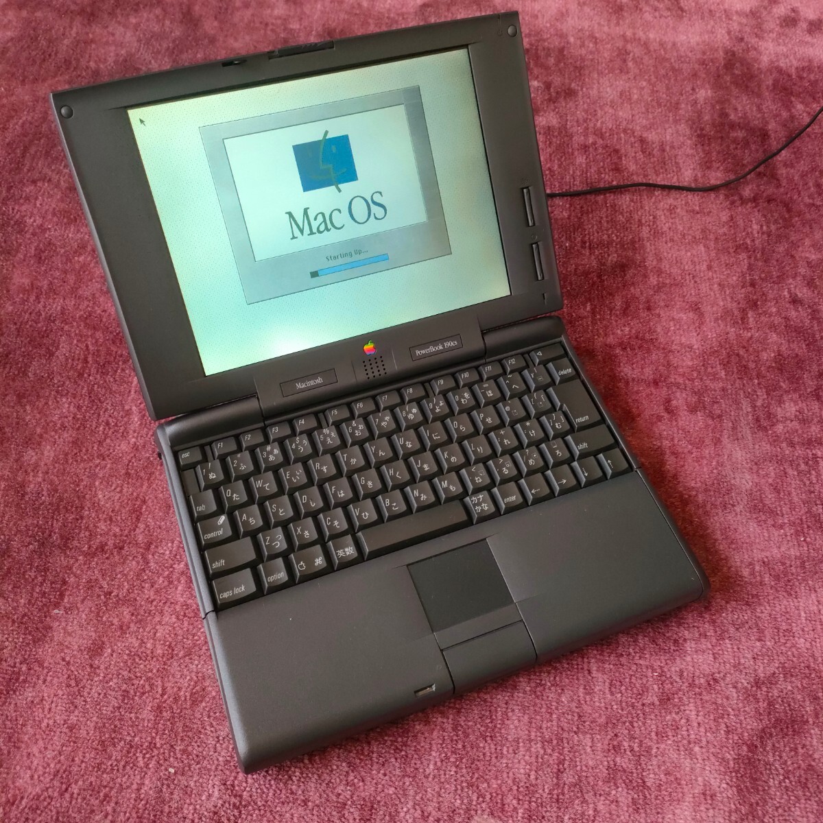 Apple PowerBook 190cs / M3047/33MHz 40MB 512MB MacOS8.0(英語) [詳細未確認] 起動OK /Old Mac /ACアダプター付属_1