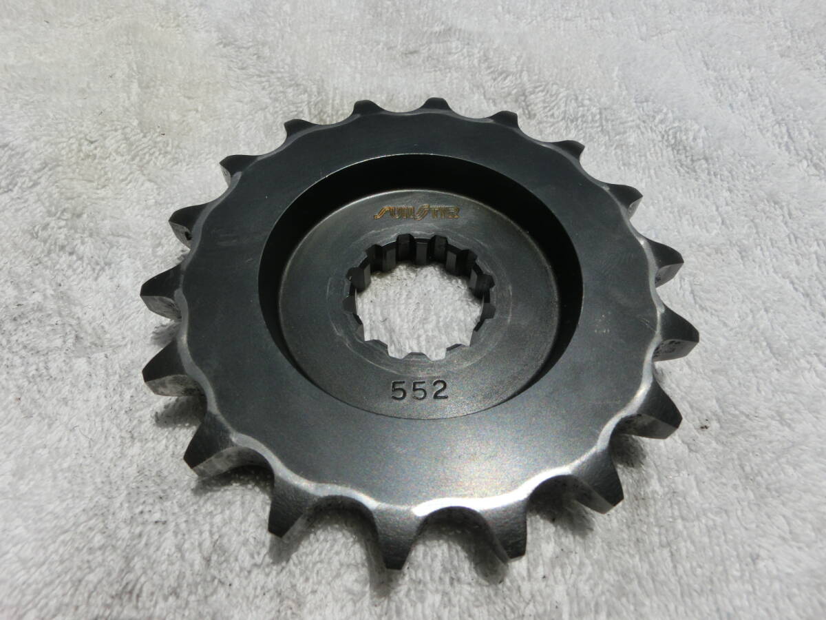GPZ900R後期　実動車取り外し　SUNSTER 8ｍｍオフセットドライブ（フロント）スプロケット_1