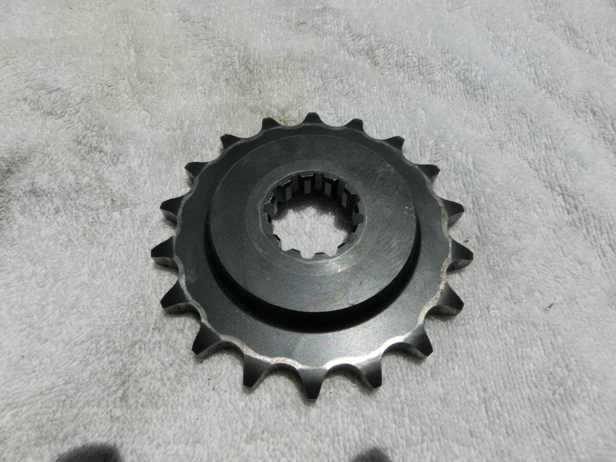GPZ900R後期　実動車取り外し　SUNSTER 8ｍｍオフセットドライブ（フロント）スプロケット_2