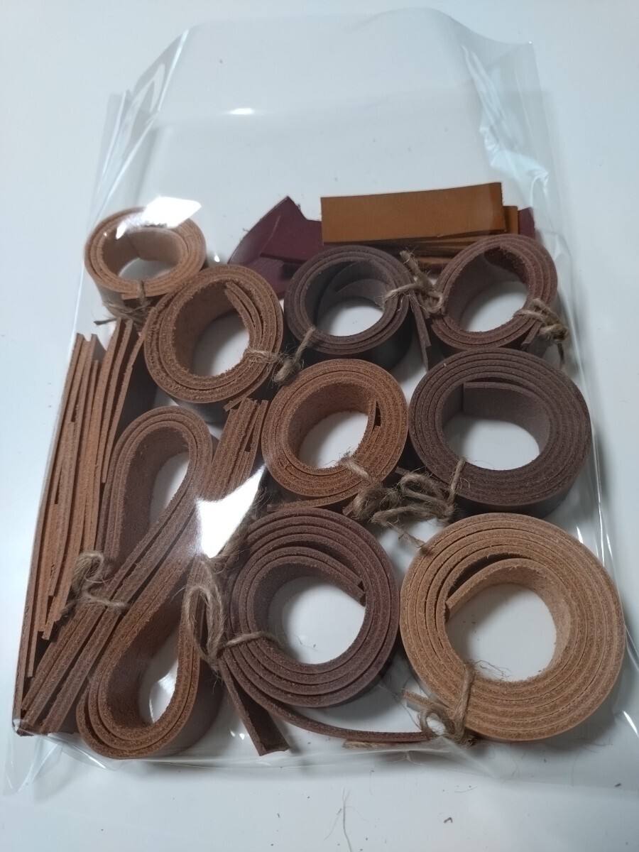 ★革ハギレ いろいろ詰め合わせセット★_3