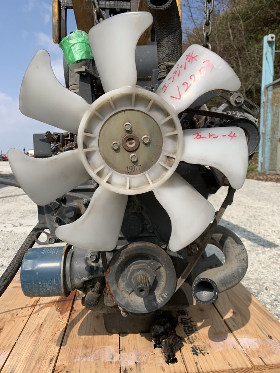 クボタコンバインエンジン　V2203_1