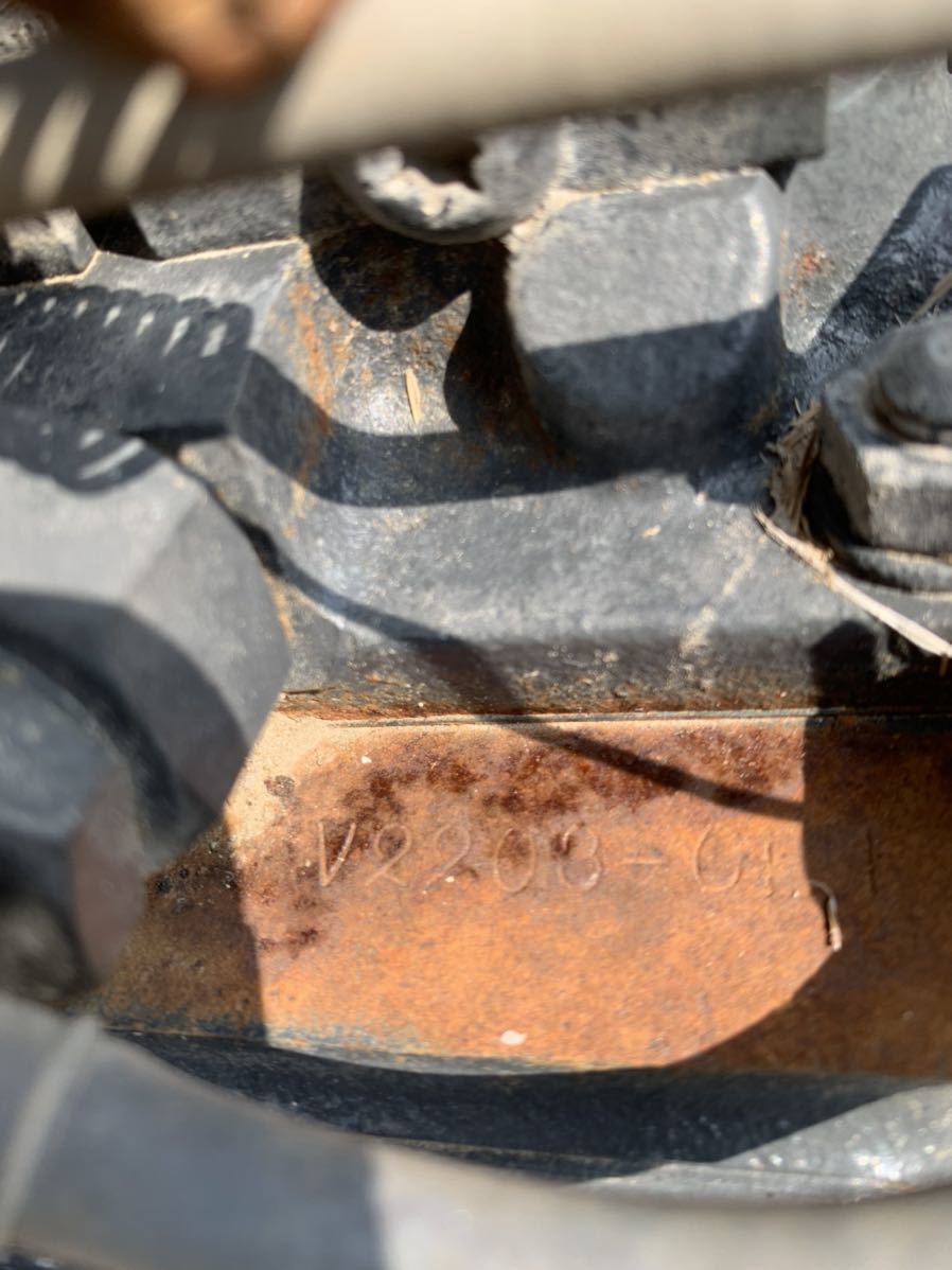 クボタコンバインエンジン　V2203_6