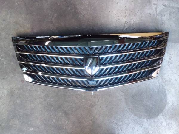 アルファードG　１０系　純正グリル　後期　美品　　カメラ付用