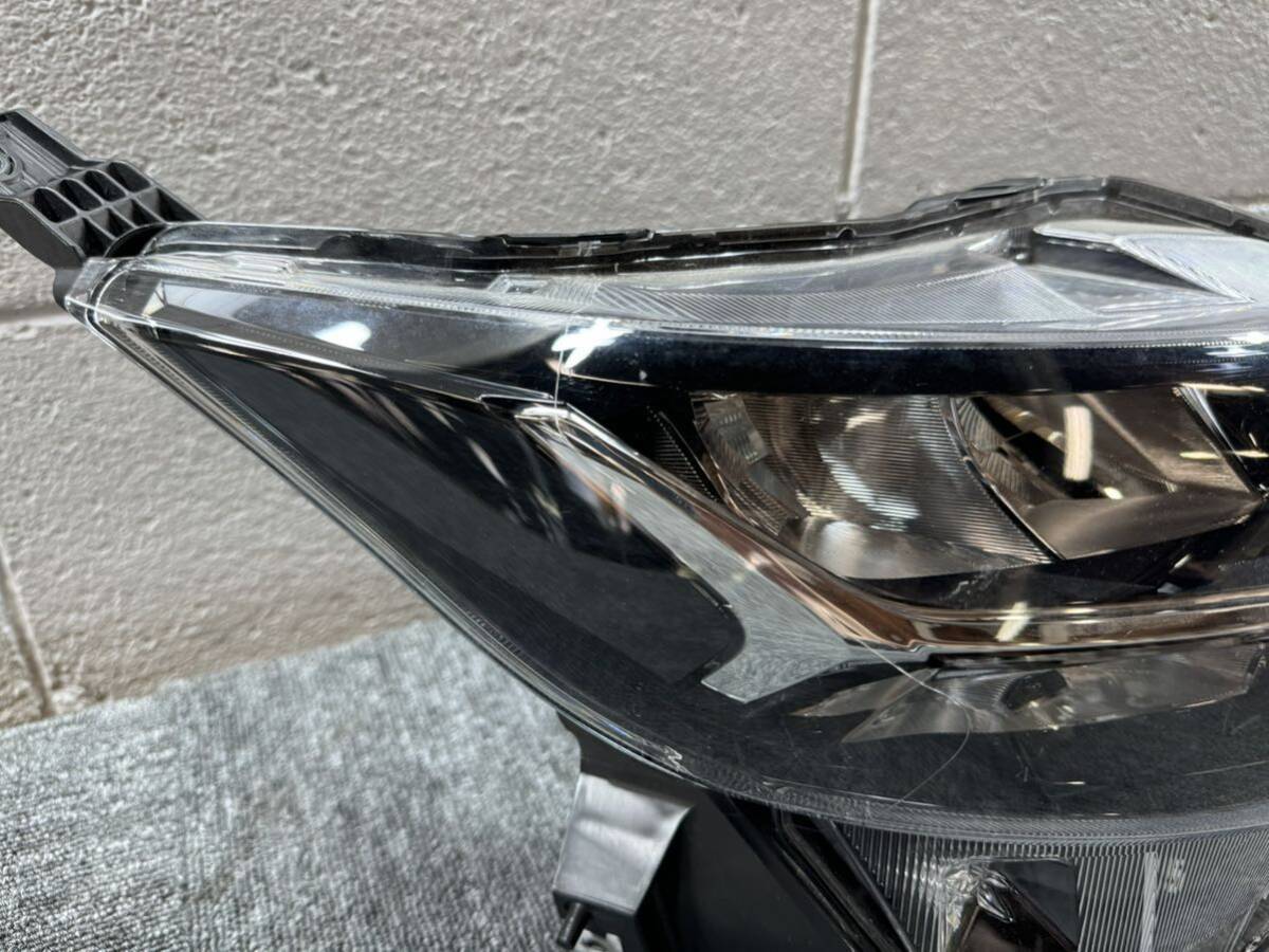 車 28 日産 デイズ ハイウェイスター B44W 純正 右 ヘッドライト LED