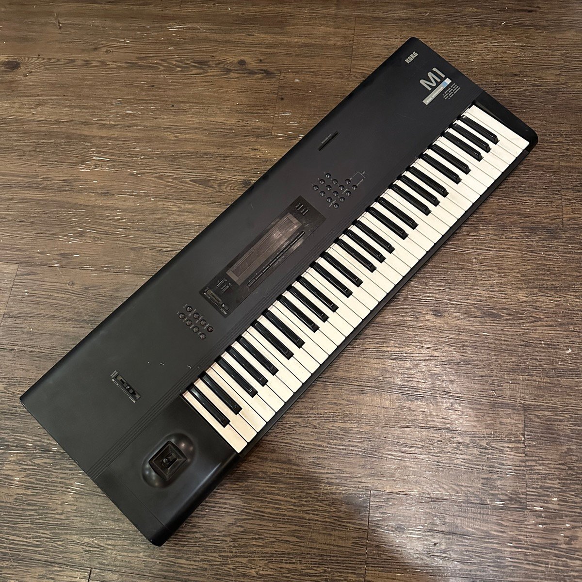 KORG M1 1980年代 PCM音源 61鍵盤シンセサイザー コルグ キーボード 現状渡し ジャンク -a708_1