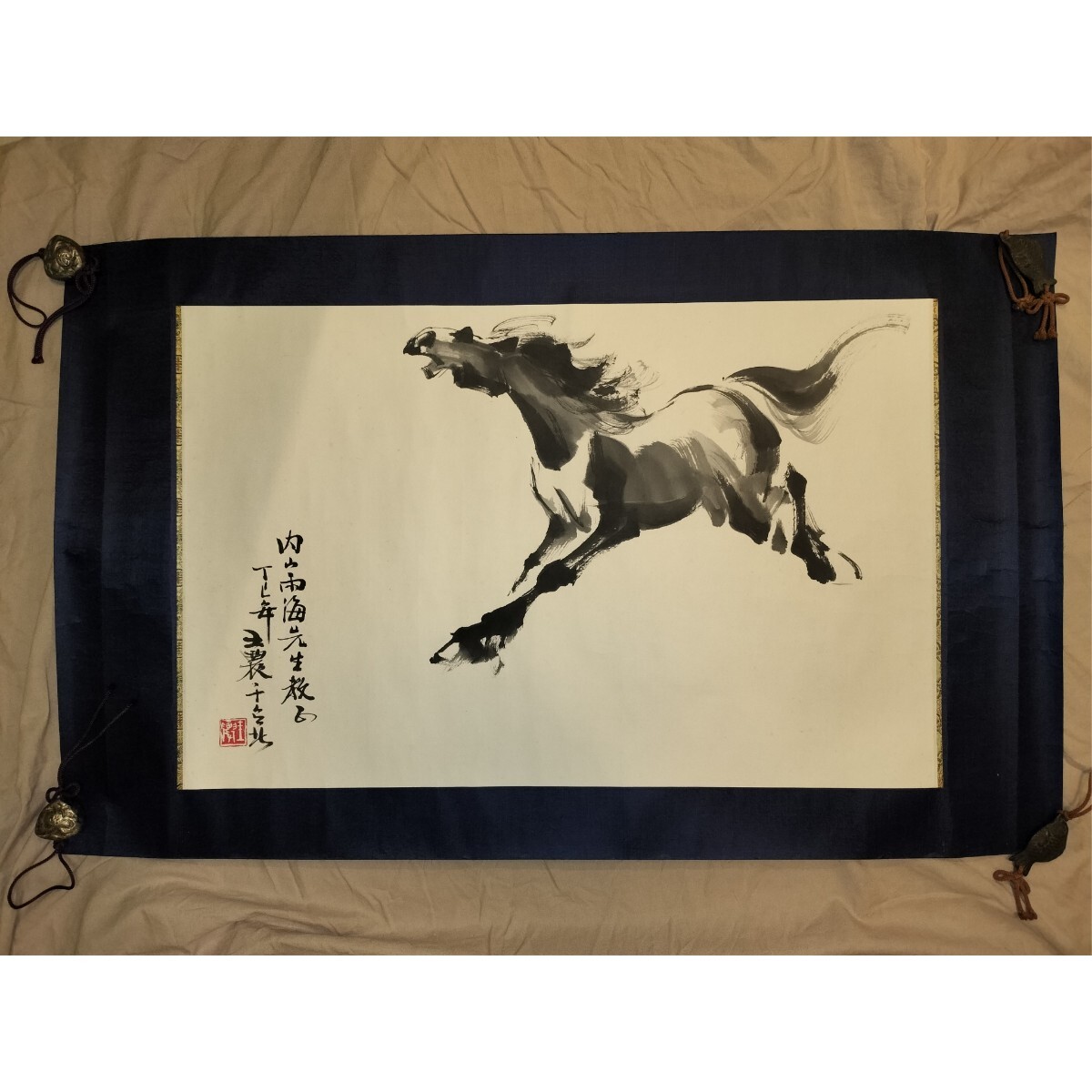 中国古美術 近代 徐悲鴻款 神馳画 掛け軸 宣紙 唐物 書画 馬の水墨画 肉筆 真作] 中国画 王農 馬圖 肉筆 水墨画 紙本 まくり 中国 美術 書畫 唐物