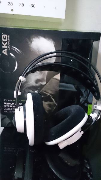 AKG Q701 白 箱あり ヘッドフォン 家電、AV、カメラ 【公式通販】