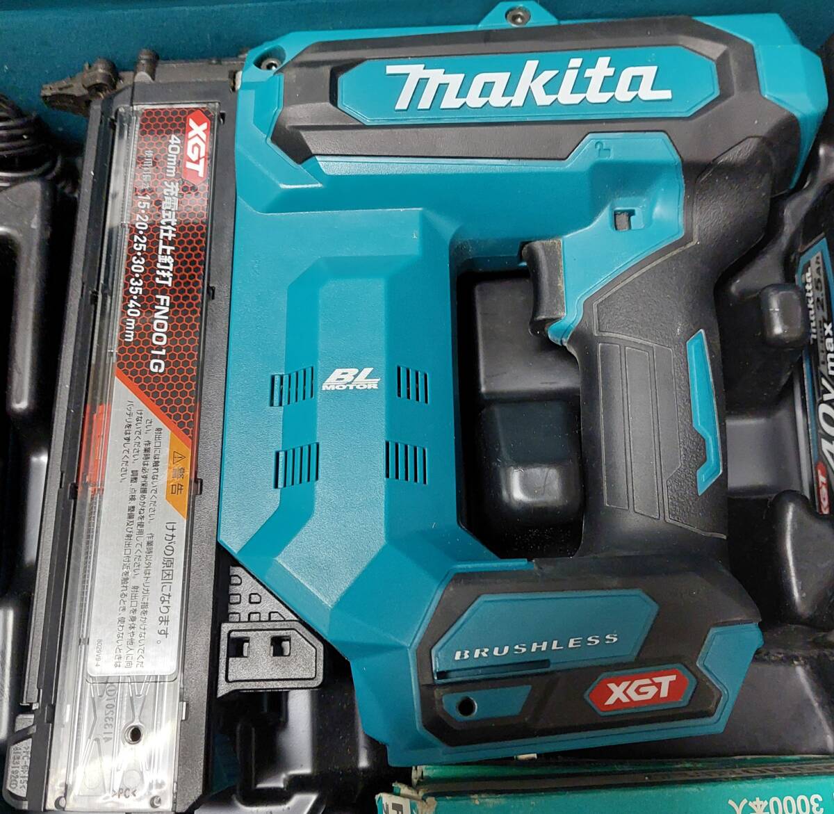 ※未使用品※★電気道具★電動工具★MAKITAマキタ★40mm充電式仕上釘打セット★FN001GRD★40Vバッテリー×1★充電器×1★_2
