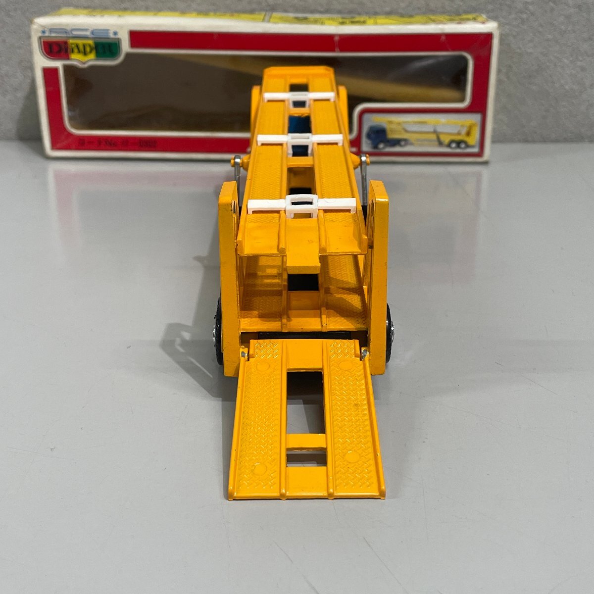 31】Yonezawa Diapet ダイヤペット ふそうキャリアカー T-47 三菱