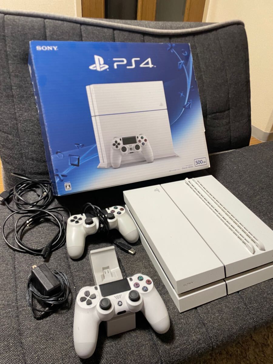 PS4 本体 グレイシャーホワイト 500GB HORI充電スタンド付き