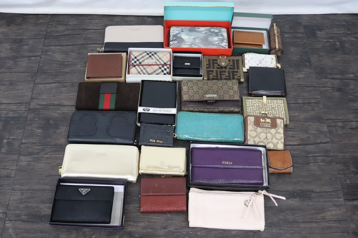 行董 Gucci グッチ kate spade ケイトスペード Louis Vuitton Fendi 