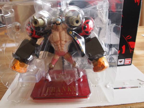 ワンピースフィギュアーツZERO FILM Z フランキー 台座付