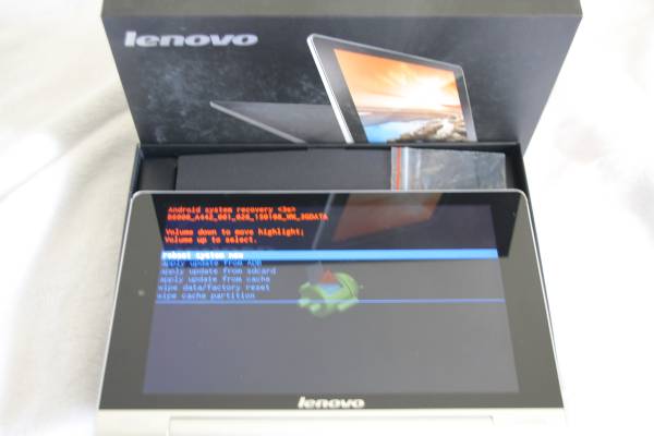 ジャンク Lenovo YOGA TABLET 8 59388458 シルバーグレー 3G
