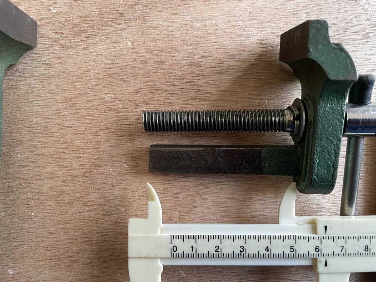 使用した 鉄製ミニ万力 表記38 小型マンリキ バイス 口幅約40ミリ 最大開口約43ミリ 訳ありテーブルに固定部品紛失 _8