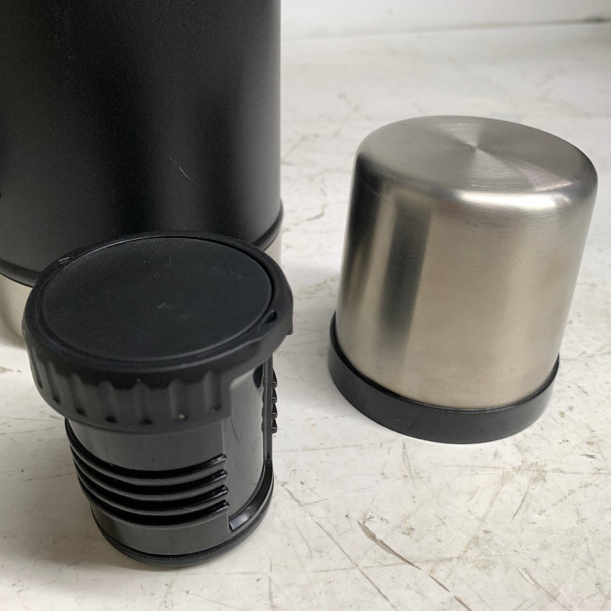 f001 E スタンレー STANLEY 10-07934-072 クラシック 真空ボトル 1.9L グリップ付き 大容量 ステンレス 水筒 保冷 保温 マイボトル_6