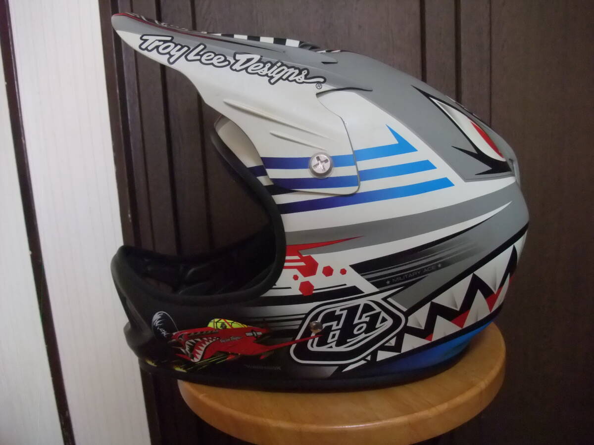 美品Troy Lee Designs トロイリーデザイン D2 ヘルメット M/L 
