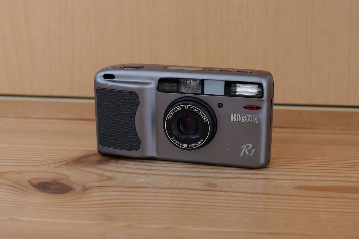RICOH R1 フィルムカメラ 動作確認 薄型 30mm グリーン コンパクト