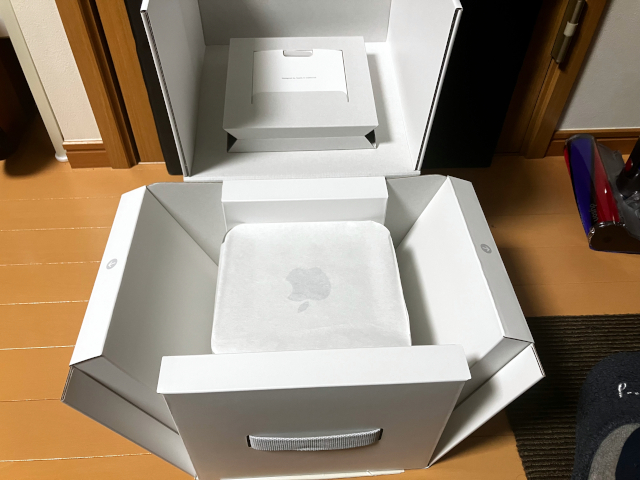 Apple Mac Studio M1 Max / 32GB / SSD 1TB 2022 CTO モデル です。