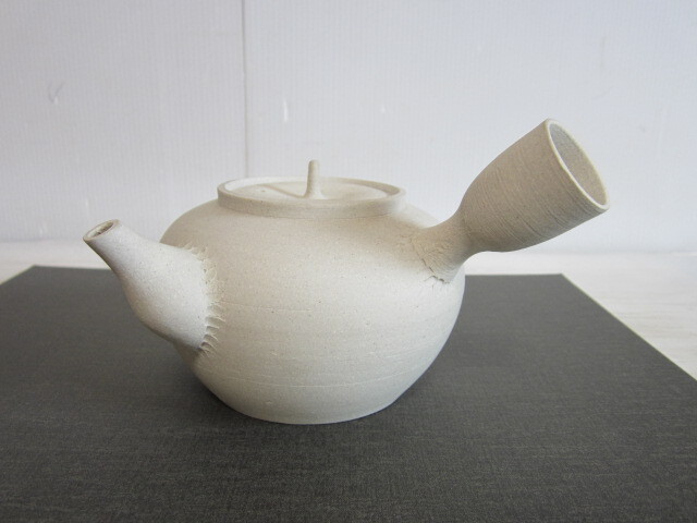 ボーフラ　 煎茶道具 春峰作　横手　白泥 　箱なし 井上春峰 ボーフラ 白泥 横手 急須 煎茶道具 アンティーク