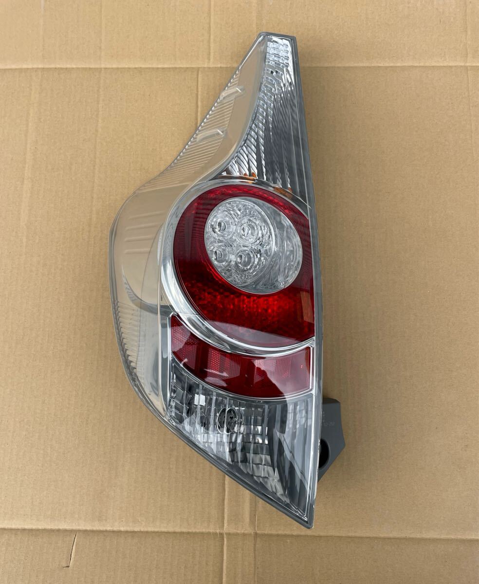 中古 点灯確認済 H24年式 トヨタ NHP10 アクア 前期 純正 テール
