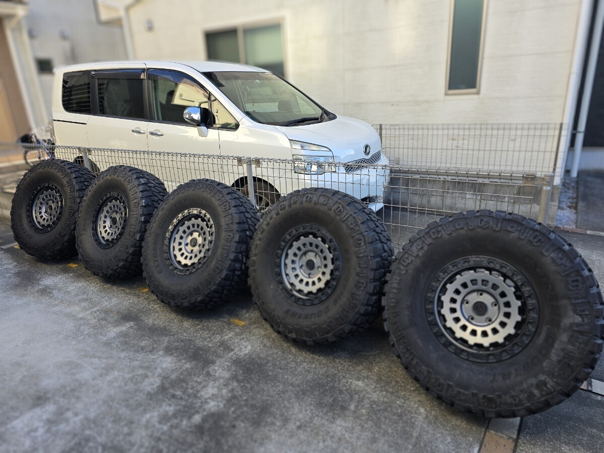 美品FUELホイールタイヤセット17x8　ディックシーペック37x12.50R17　5本セット JK JLラングラーに!!!!_1