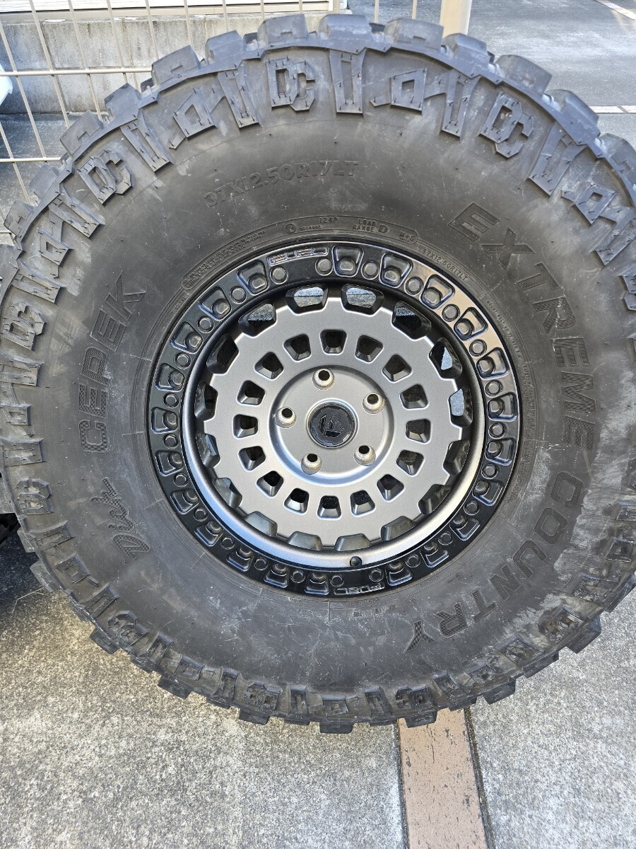 美品FUELホイールタイヤセット17x8　ディックシーペック37x12.50R17　5本セット JK JLラングラーに!!!!_2