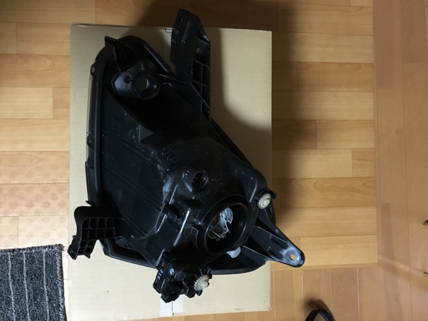 24年DAIHATSUミライース右ヘッドライトユニット中古品 ミライース 初代