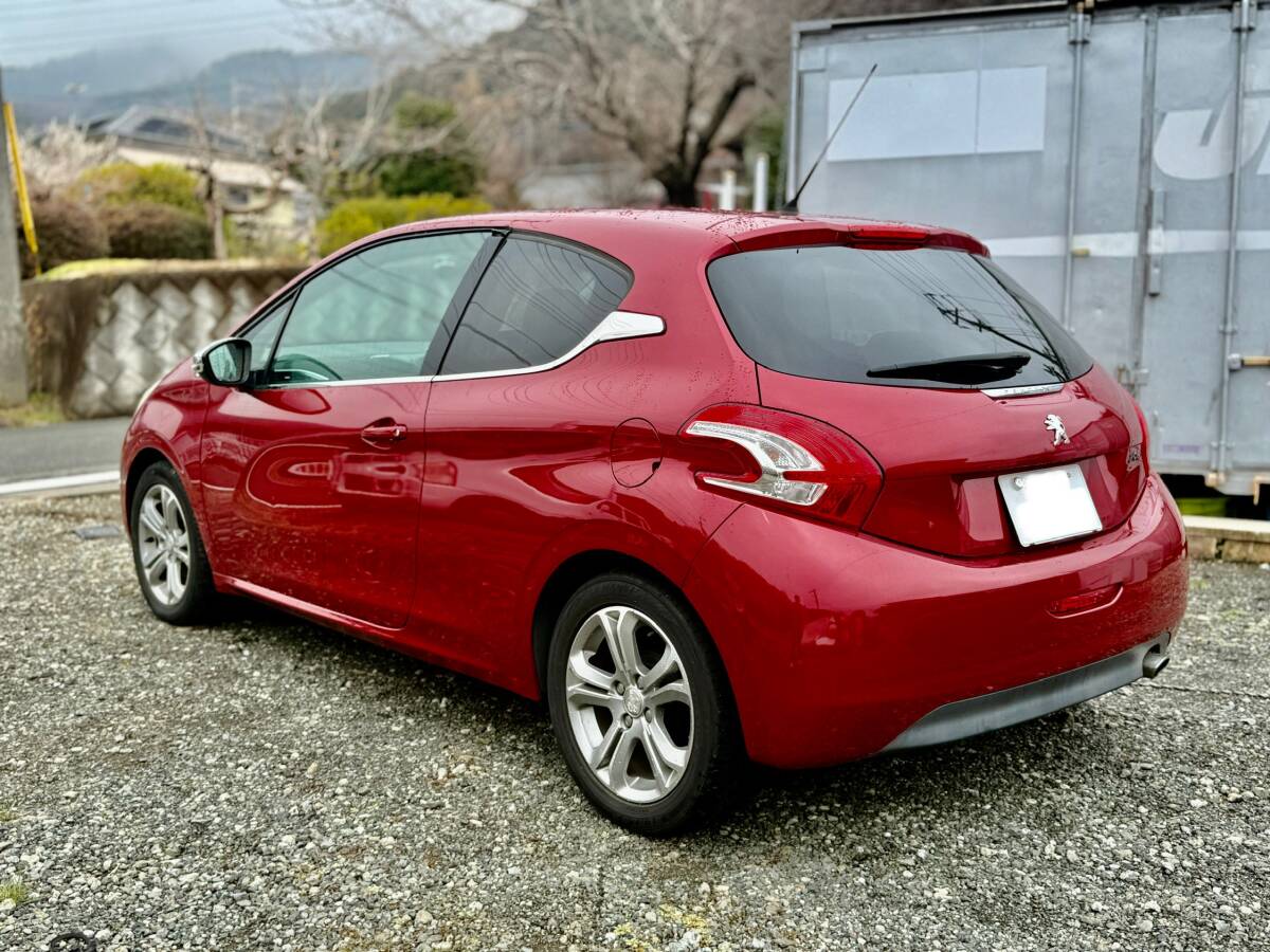 【格安！マニュアルのプジョー！お洒落なフランスコンパクト！】H24年　プジョー208 アリュール　1200cccで維持費安価　車検R８年４月迄！_3