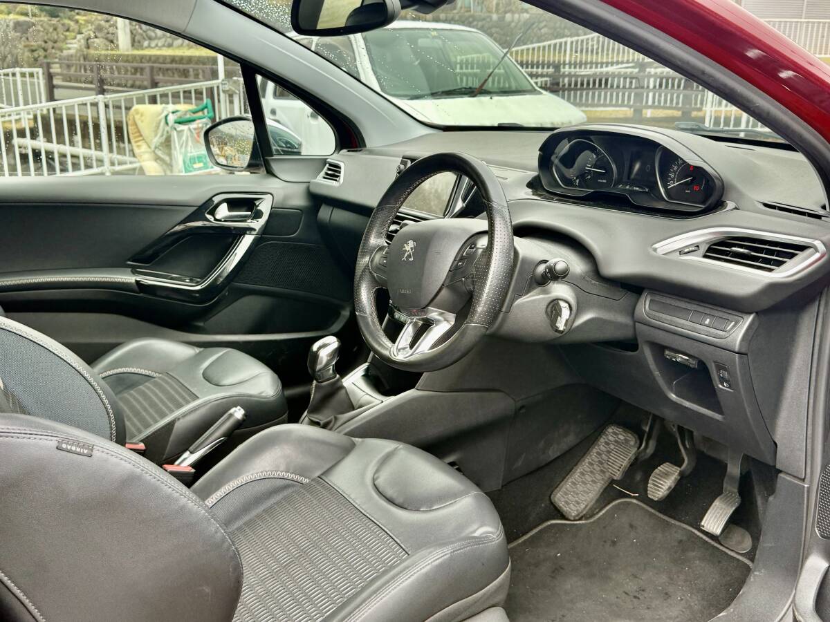 【格安！マニュアルのプジョー！お洒落なフランスコンパクト！】H24年　プジョー208 アリュール　1200cccで維持費安価　車検R８年４月迄！_5