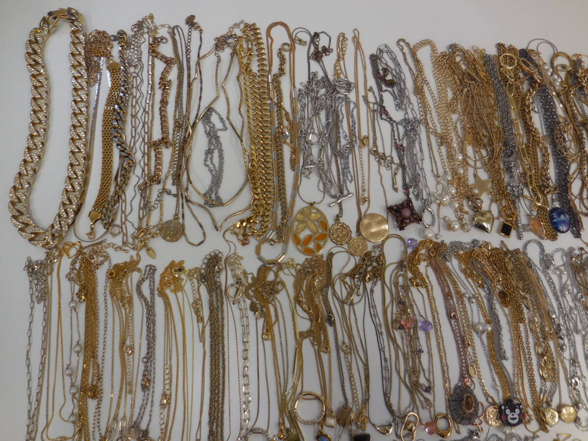メッキ アクセサリー おまとめ 重さ約3㎏ ネックレス ブレスレット バングル イミテーション ジャンク_2
