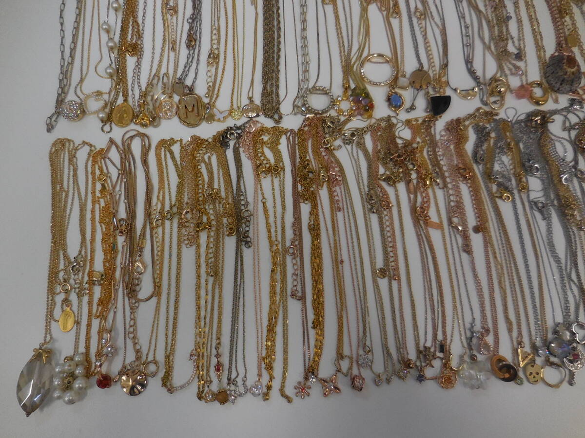 メッキ アクセサリー おまとめ 重さ約3㎏ ネックレス ブレスレット バングル イミテーション ジャンク_3