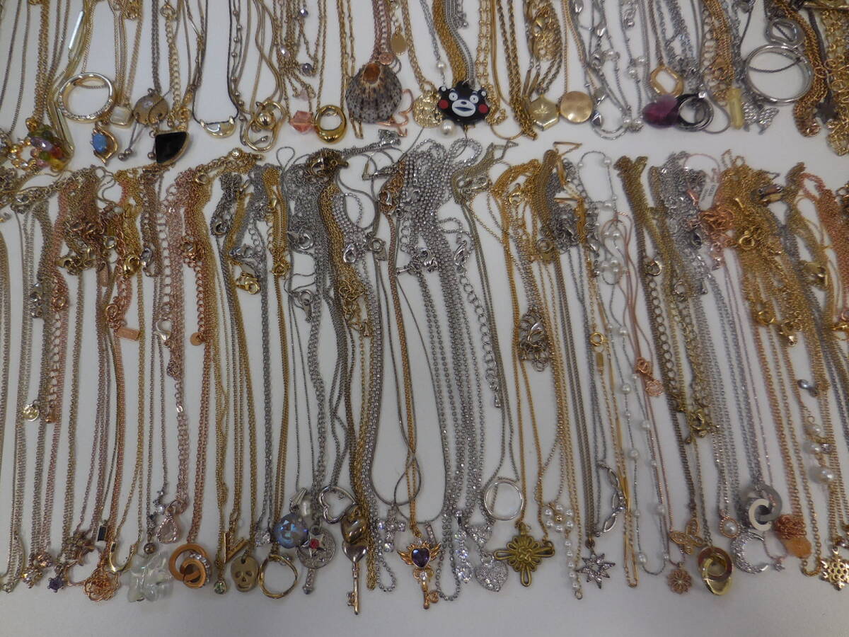 メッキ アクセサリー おまとめ 重さ約3㎏ ネックレス ブレスレット バングル イミテーション ジャンク_5