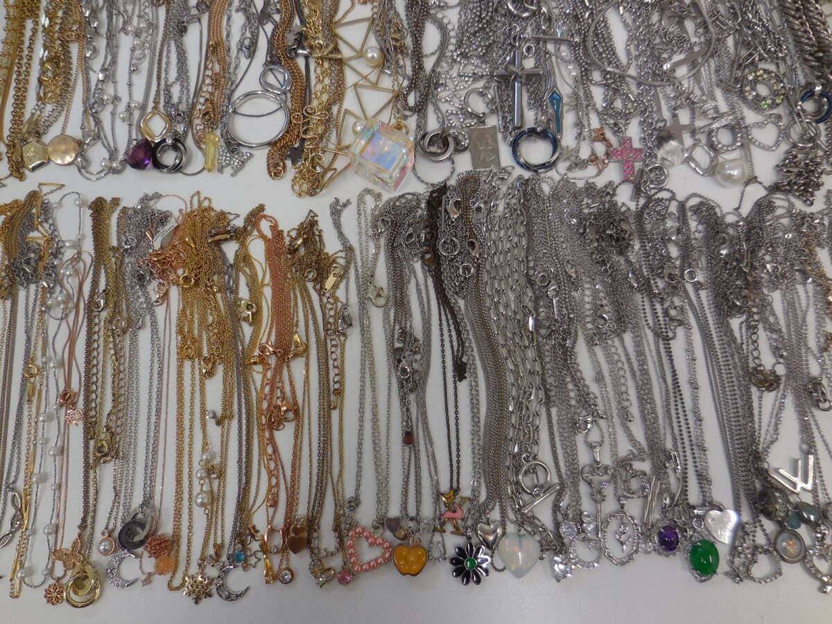 メッキ アクセサリー おまとめ 重さ約3㎏ ネックレス ブレスレット バングル イミテーション ジャンク_7