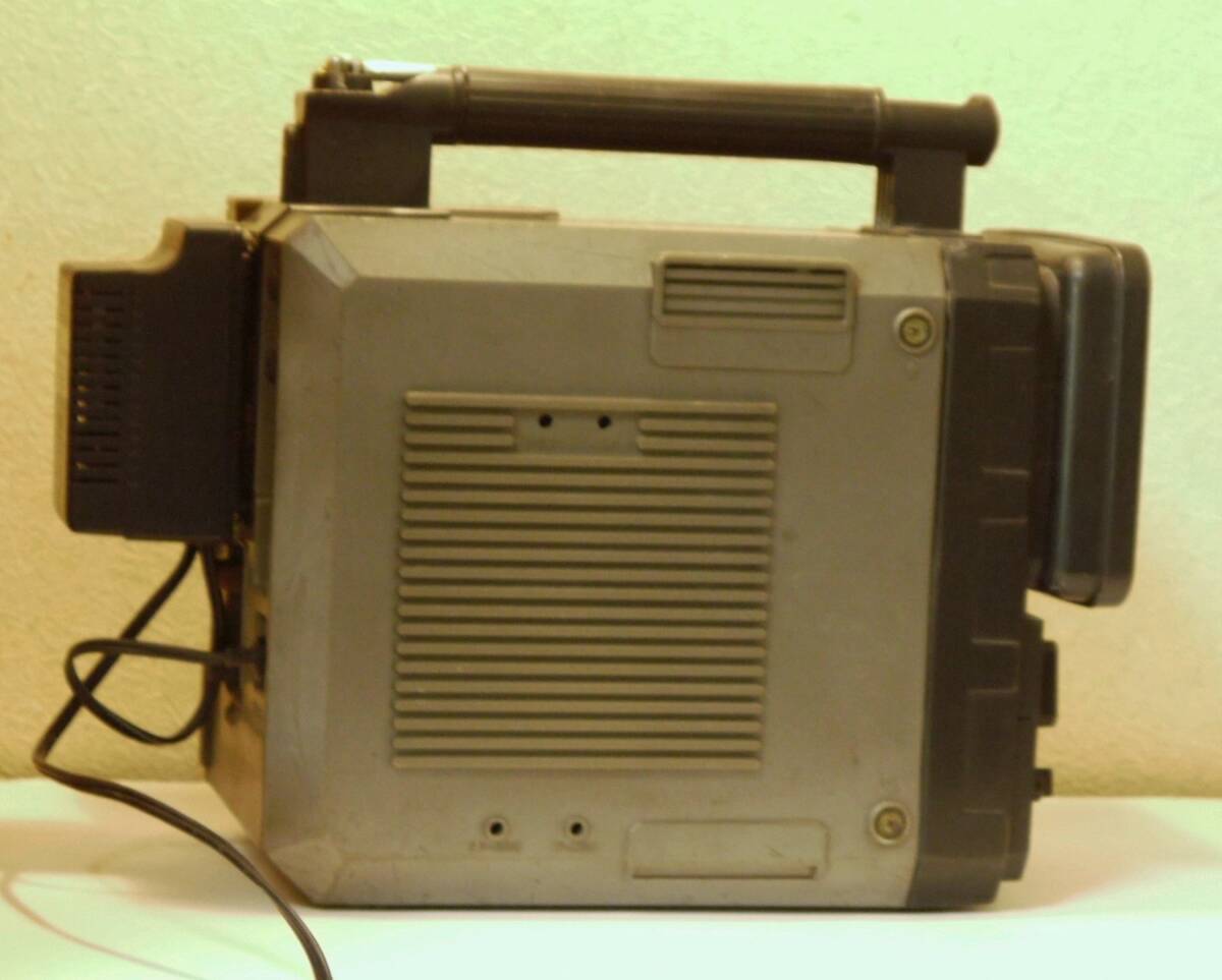 ナショナルポータブル白黒ブラウン管テレビ509、VHF,UHF,動作品、展示
