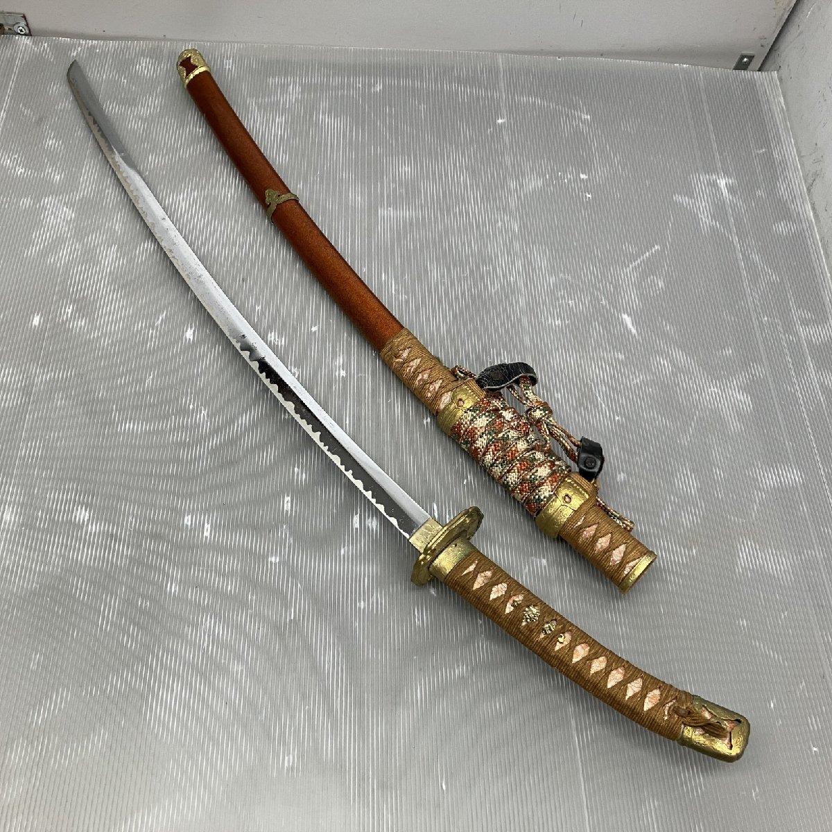◇◇ 【ジャンク品】模造刀 模擬刀 レプリカ 全長約99cm 鞘 武具 刀剣