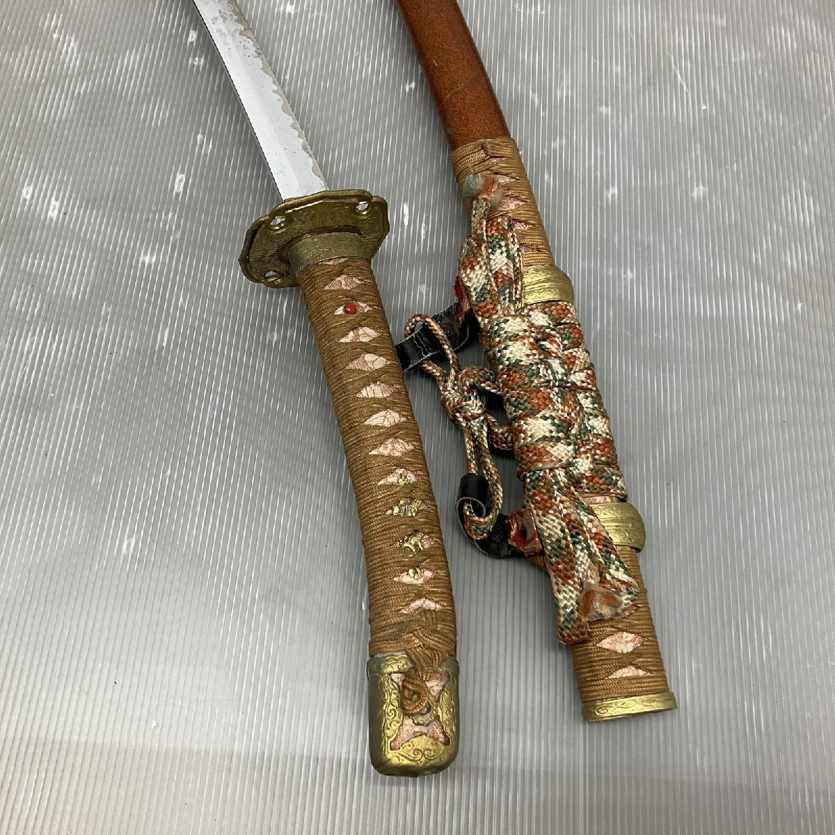 ◇◇ 【ジャンク品】模造刀 模擬刀 レプリカ 全長約99cm 鞘 武具 刀剣