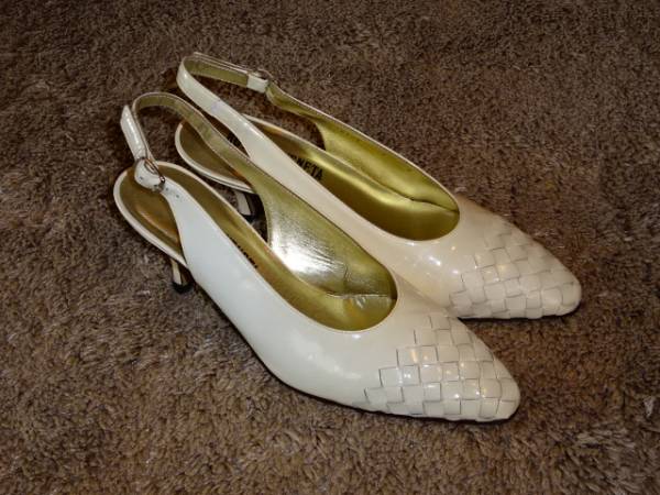 13 未使用 ボッテガ・ヴェネタ バックストラップパンプス　