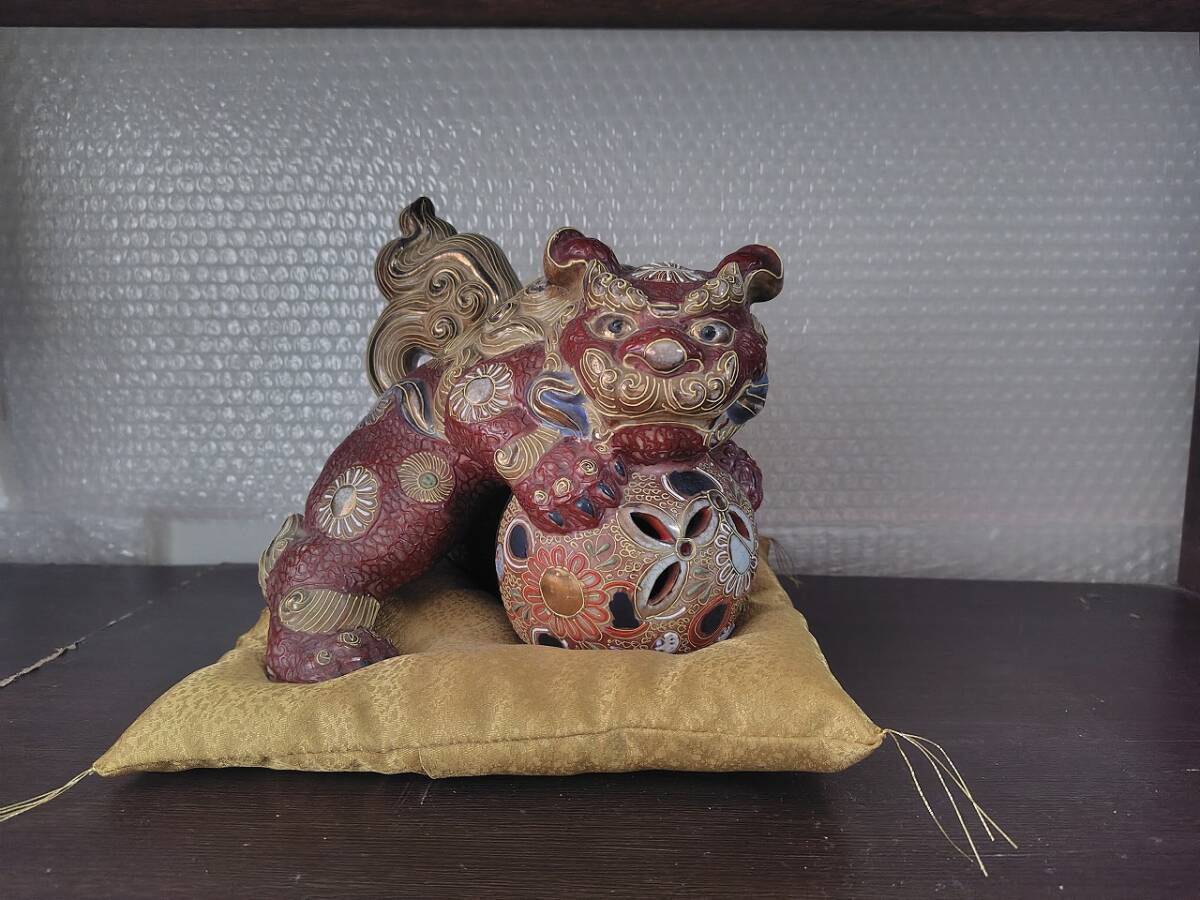 九谷焼 獅子　置物（オマケで金色のミニ座布団付き）_1