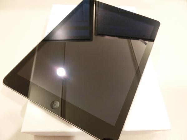 ☆au iPad Air cell 128GB グレイ 制限○ 美品 中古品☆