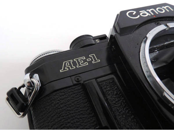 Canon AE-1 フィルム一眼レフカメラ レンズセット Canon AE-1 フィルム一眼レフカメラ レンズ2種セット