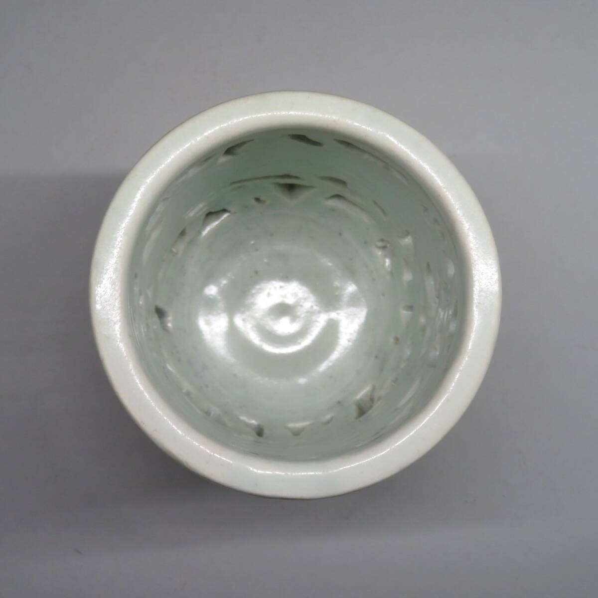 李朝/高麗 特集出品】李朝白磁透かし彫り桃紋筆筒 朝鮮古陶磁器/李朝