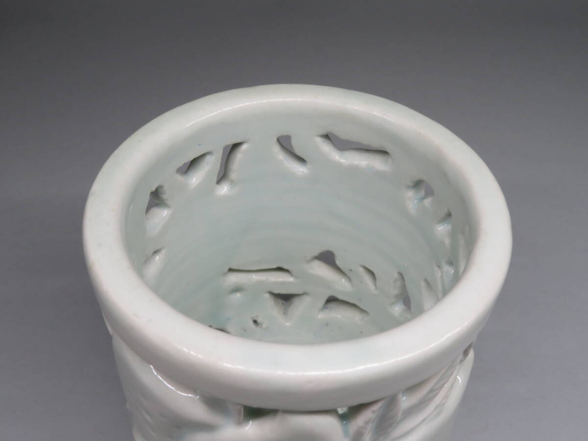 李朝/高麗 特集出品】李朝白磁透かし彫り桃紋筆筒 朝鮮古陶磁器/李朝